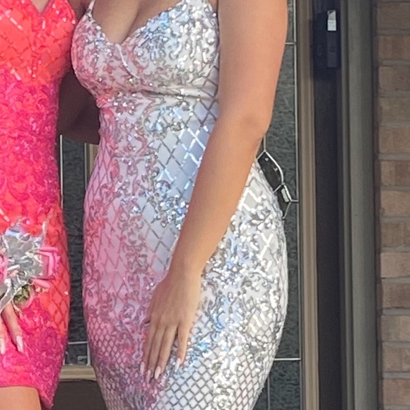 Size 7/8 homecoming dress - Picture 2 of 3